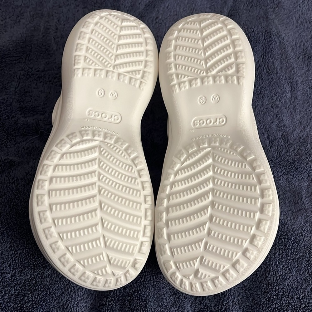 Women’s Crocs - Picture 6 of 6